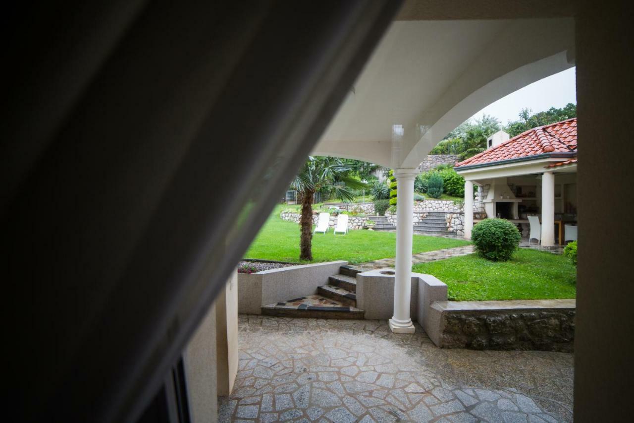Apartments Villa Majda Matulji Exterior photo
